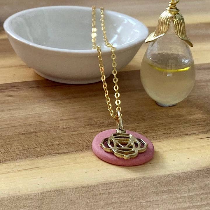 Belen Berganza – Engroshandel Halskæde til aromaterapi – Root Chakra: Smykker, Essential Oil Diffuser halskæde, Aromaterapi vedhæng, messing smykker, meningsfulde gaver til mor3