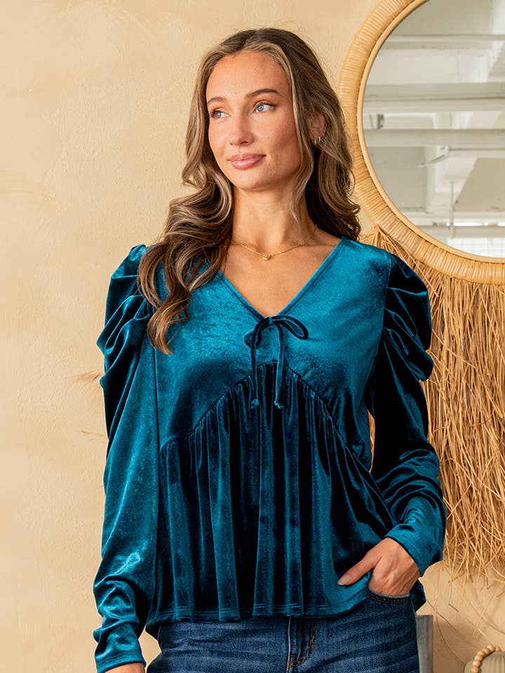 V-ringad topp med långa puffärmar i sammet för wholesale av Sew In Love