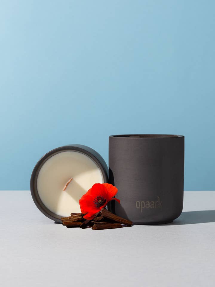 Vela BLACK OUD WOOD 300 g para venta al por mayor de Opaark