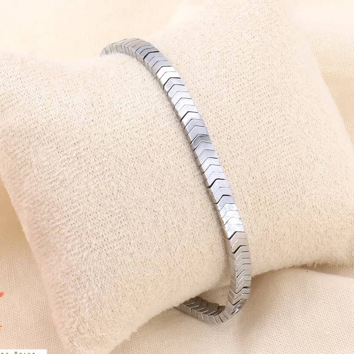 Hematite Snake Mesh Pearl Elastic Bracelet 0223542 for wholesale by Lilas de Seine