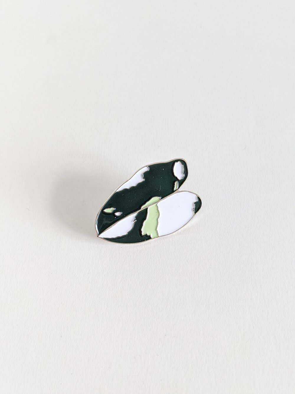 Luxe Foliage - Wholesale Keychain – Unisex - White Knight Pin/Keyring0
