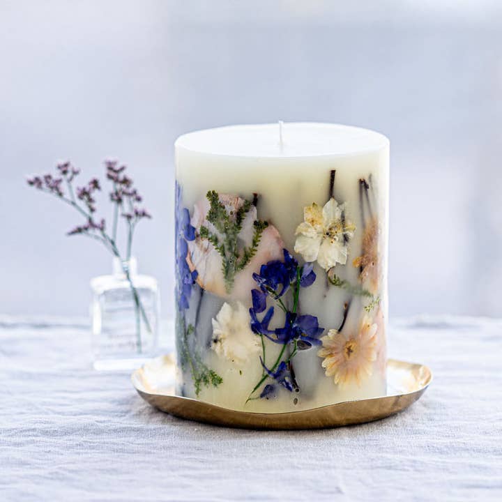 Rosy Rings - Wholesale Pillar Candle - Small Round Botanical Candle - Vanilla Rain