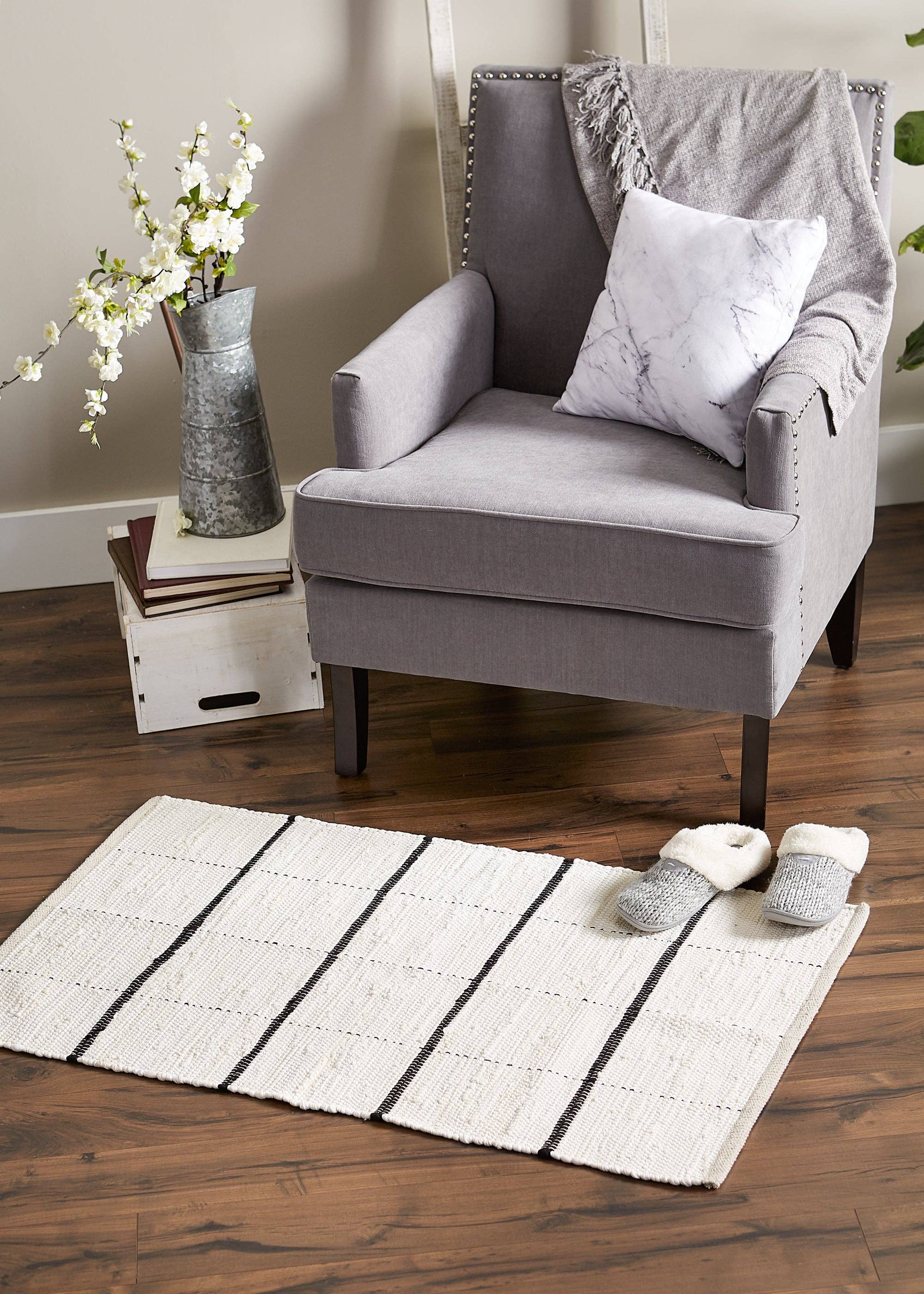 Welcome Home Unbeatable Deals - Wholesale Area Rug - Cream & Black Farmhouse Check Rug 2x34