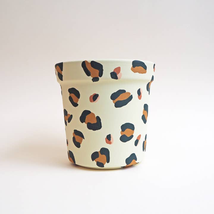 Hello Marilu - Wholesale Plant pot - Large Leopard Print Planters4