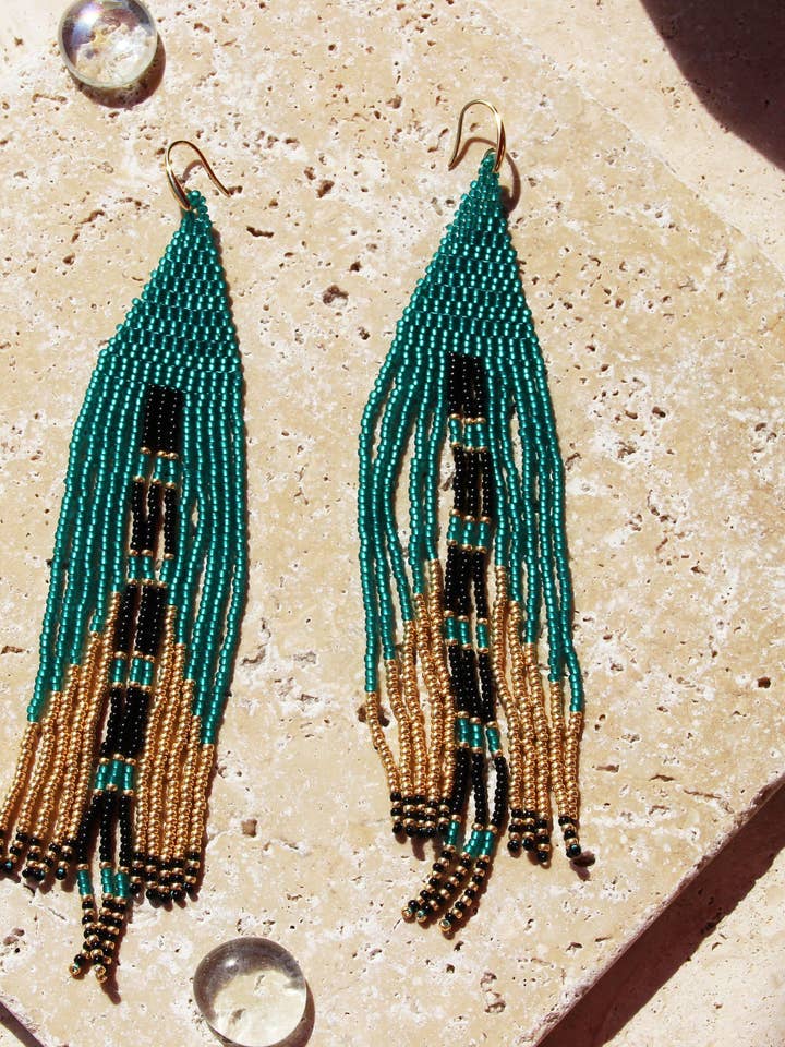 Boucles d’oreilles à franges NIL pour la vente par La parisienne des îles