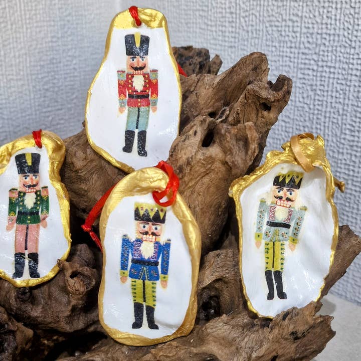 Bee my Oyster - Wholesale Ornament Set - Christmas Ornaments 5 x Nutcrackers Oyster Shell Decoration2