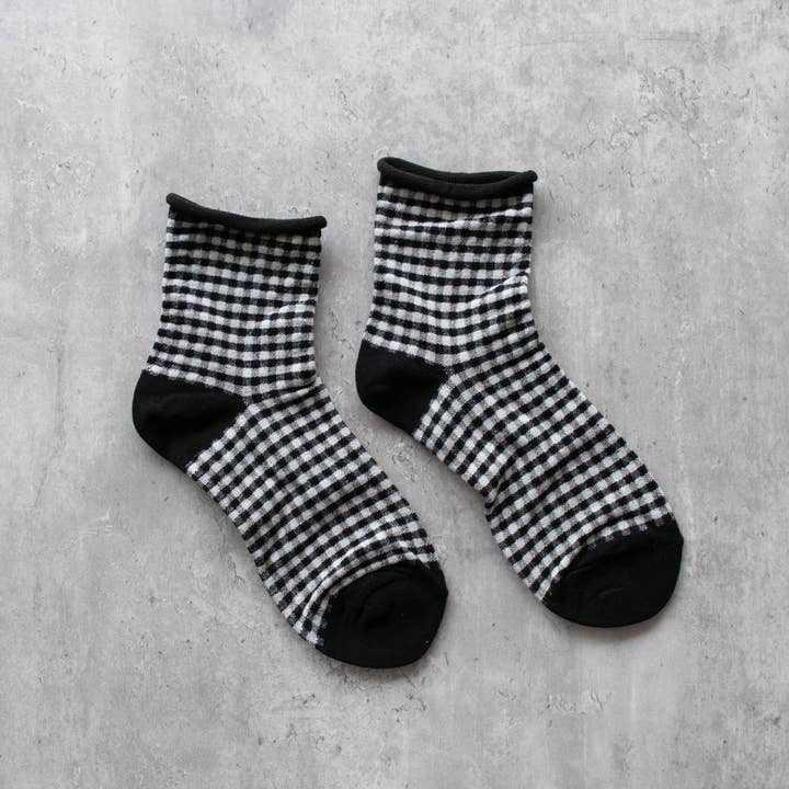 Tiepology - Wholesale Socks - Women's - Picnic Mid Crew Socks