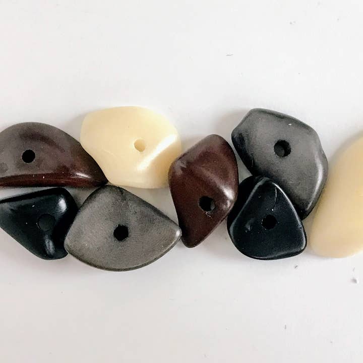 Belart Fair Trade - Wholesale Pendant/Charm Necklace - Tagua Small Ojete Aro Necklace Short