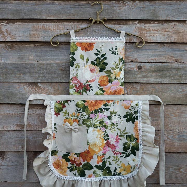 Hortensias Home - Wholesale Apron - Ladies Apron with Ruffles, Poly-cotton Mix, Printed | Flower1