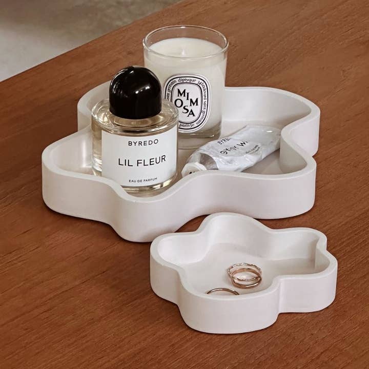 The Luelle Wavy Mini Tray for wholesale by THE ODDATIVE