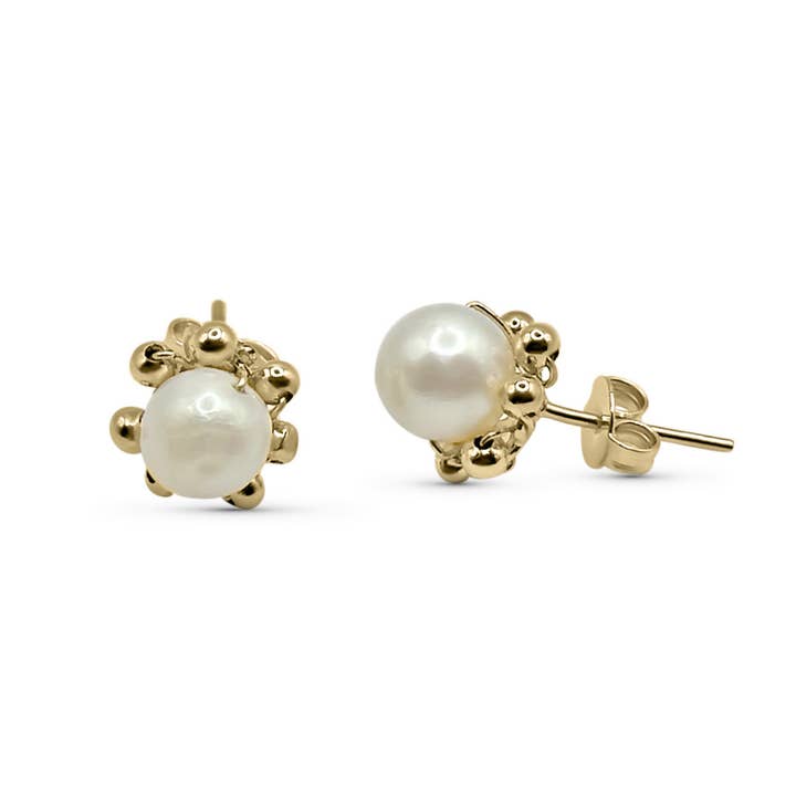 Mini Freshwater Pearl Stud Gold Earrings for wholesale by Camilla Limón