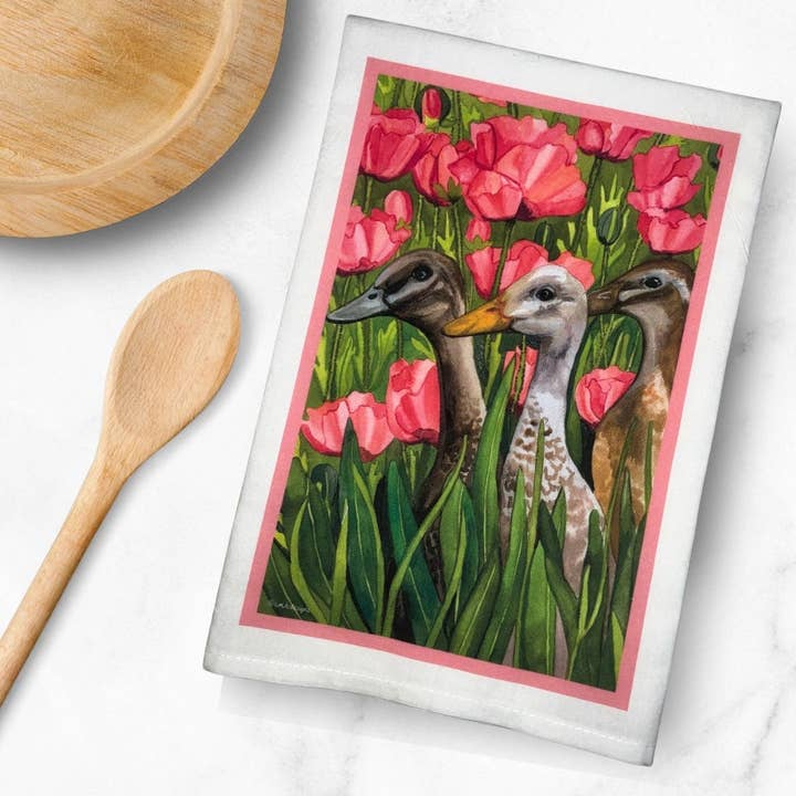 Torchon de cuisine en coton Barnyard Bliss avec canards coureurs pour la vente par Chloe Marie Hourdequin Designs