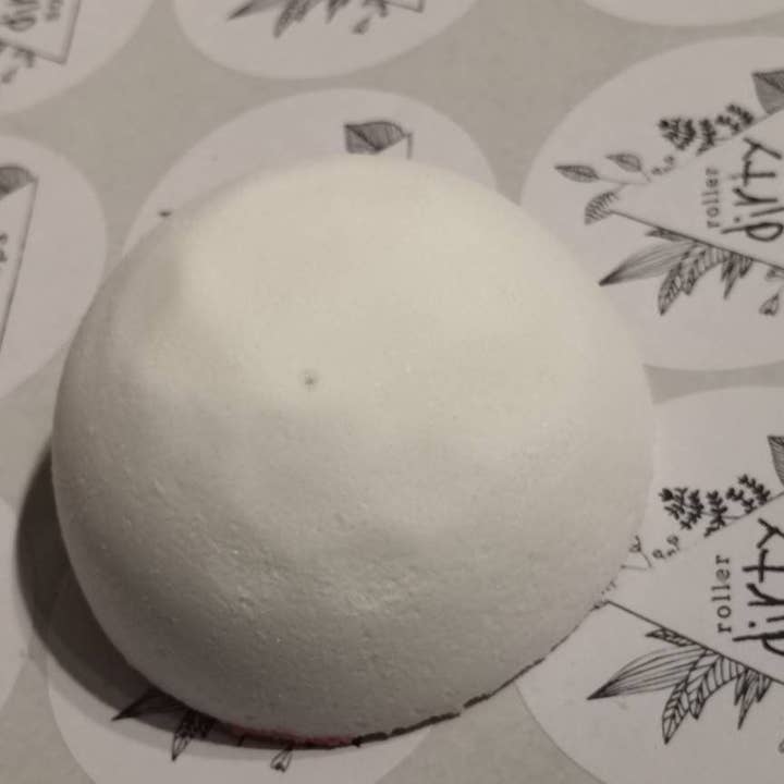 Inspiré par Witcher | Bombe de bain White Wolf | Écologique | Entièrement naturel | Sans cruauté envers les animaux | Vegan | Cadeau geek | Cadeau ringard pour la vente par Roller Dirty Soaps