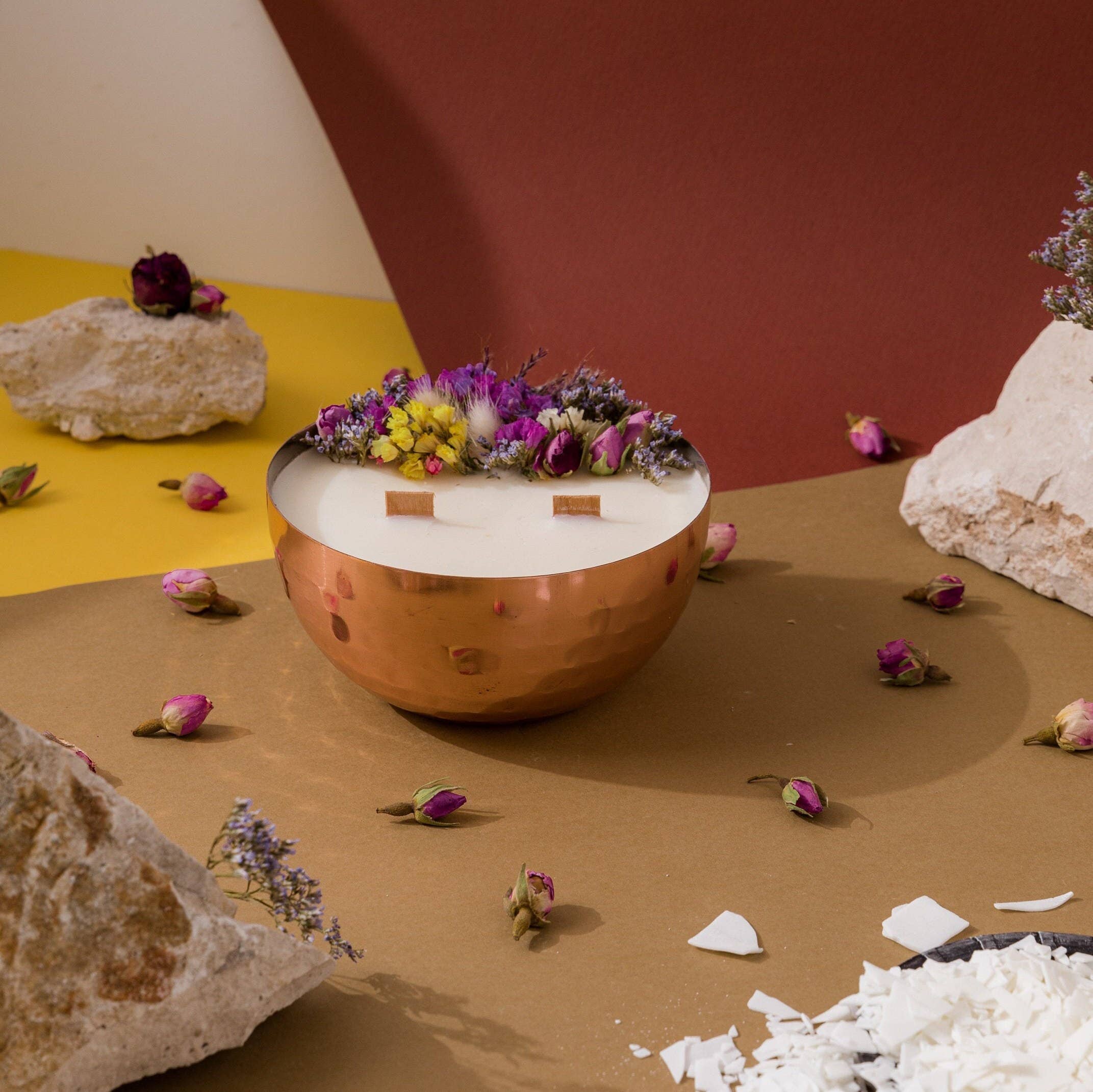 Nema Concept – wholesale Jar/filled candle – Hammered Copper Pot Soy Candle with Dried Flowers7