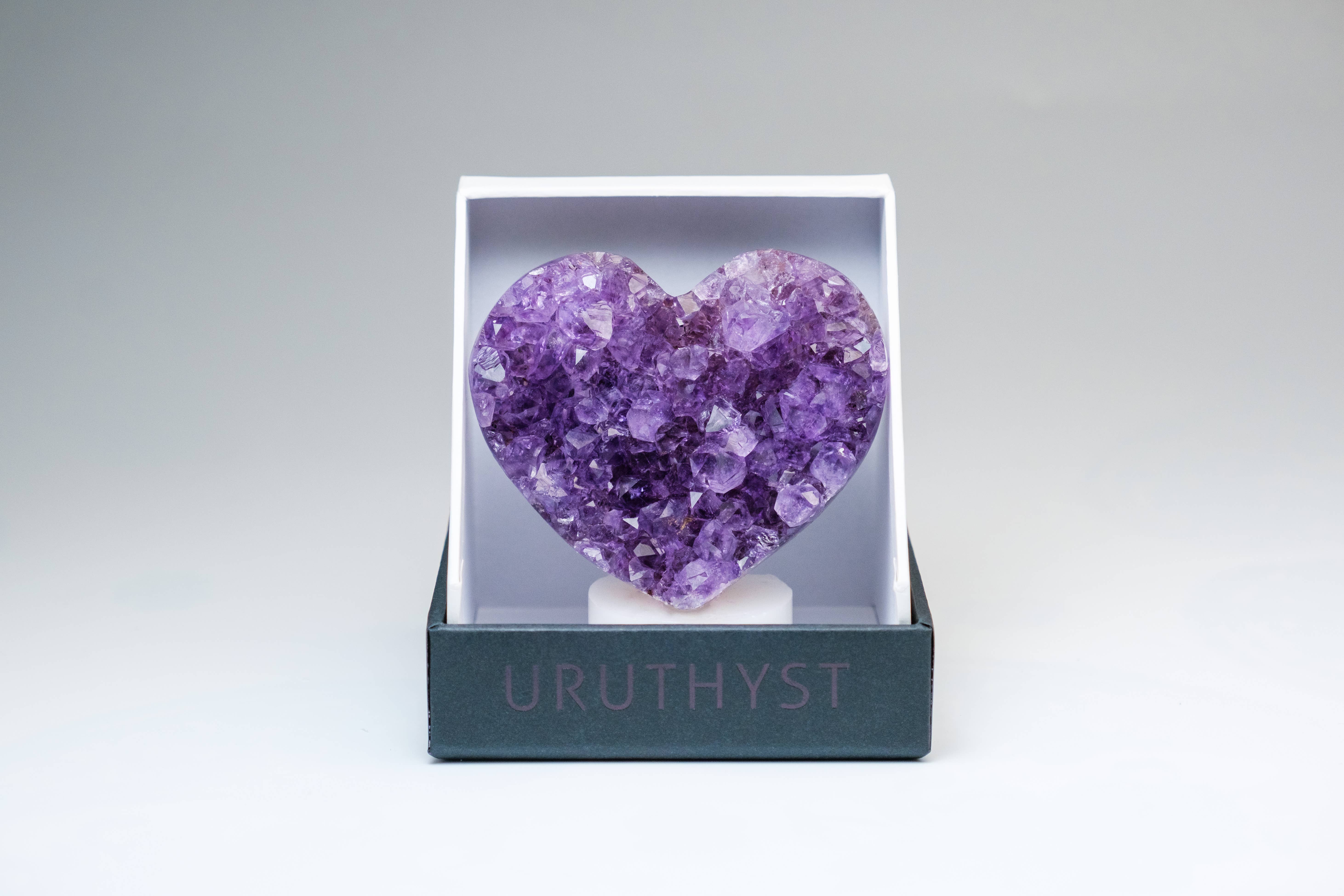 Uruthyst - Wholesale Spiritual Stone/Crystal - HEART AMETHYST REGULAR3