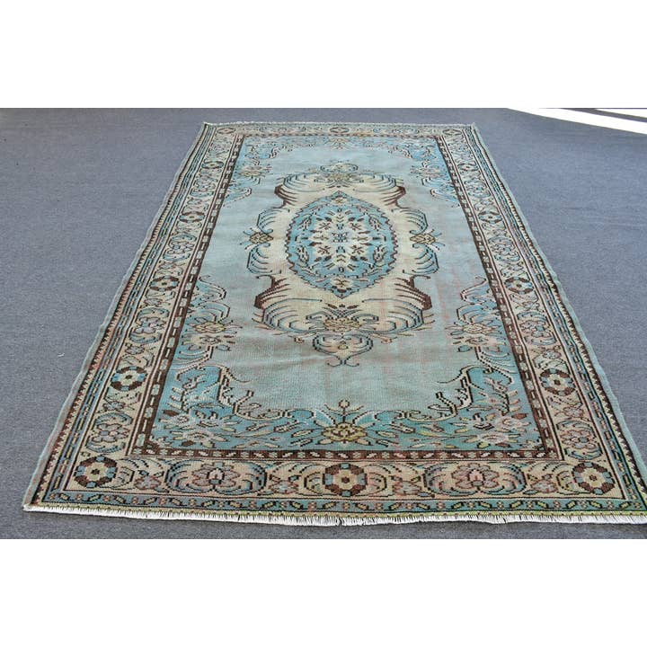 Classic Handmade Wool Rug with Intricate Patterns for wholesale by The Loom Wholesale
