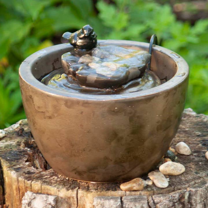 Bronze Bird on Leaf Garden Water Fountain with Pump for wholesale by Foreside Home & Garden