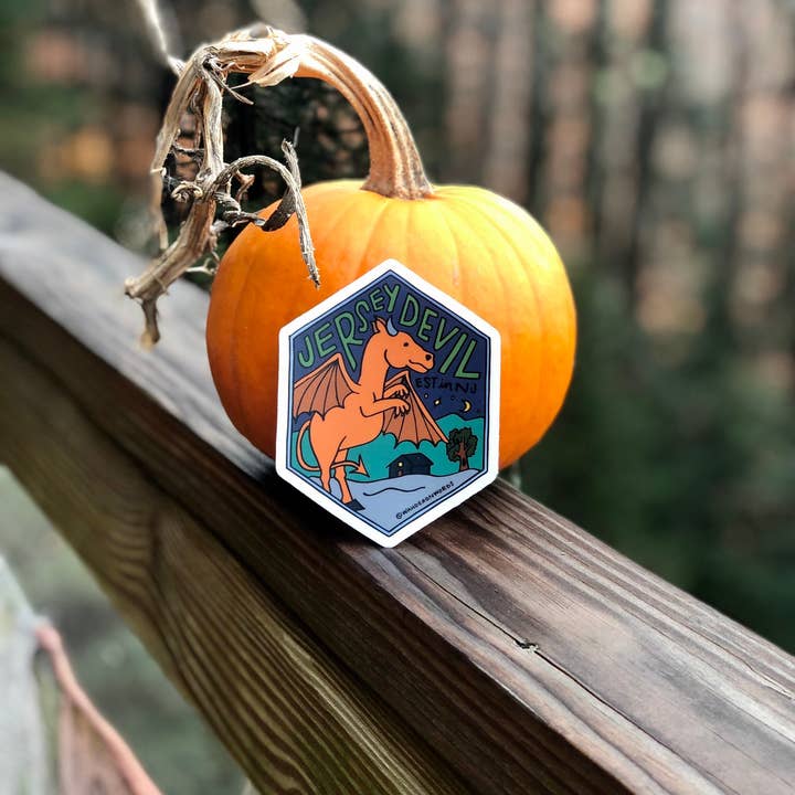 Wander On Words – Engroshandel Klistermærke – Håndbogstaverne Jersey Devil Sticker, New Jersey Sticker2