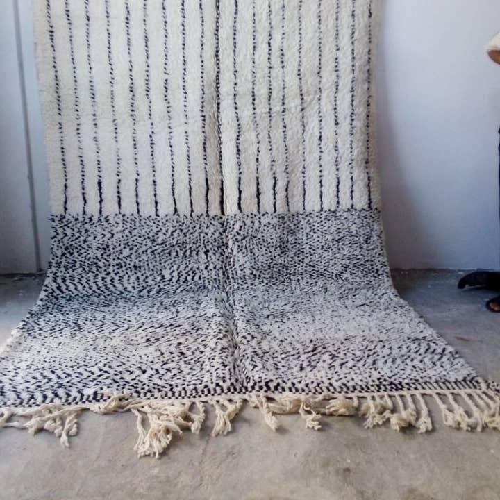 200 - 300 CM TAPPETI BENI OUARAIN 2098 TAPPETI MAROCCHINI FATTI A MANO per la vendita all'ingrosso da parte di Maroccarpets Poufs and pillows wholesale +31648976894