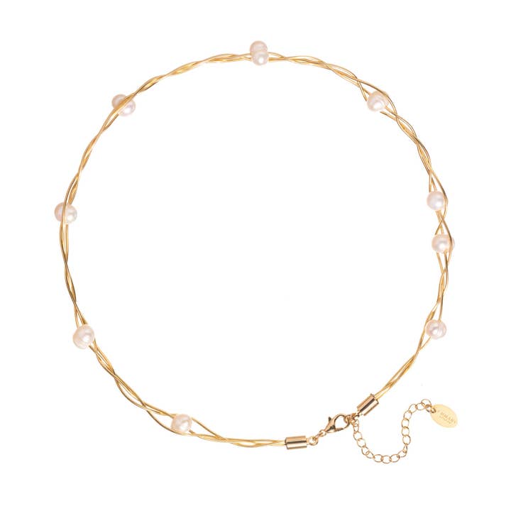 Collier ras du cou en perles d'eau douce avec une touche originale pour la vente par I'MMANY London