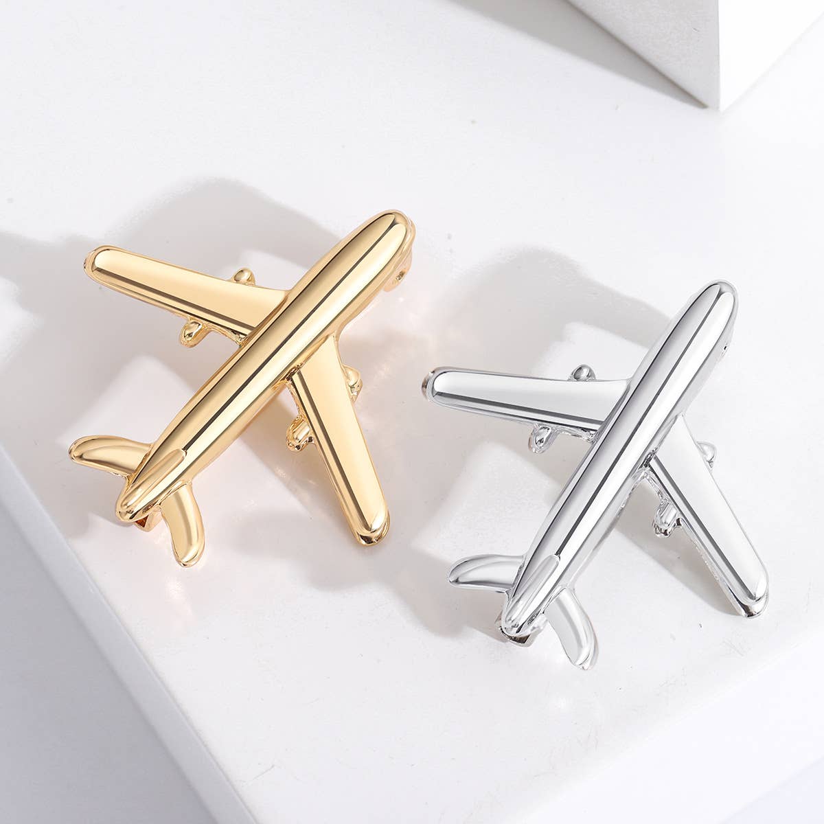 Tourtiwi – wholesale Brosch – Mini polerad flygplansbrosch4