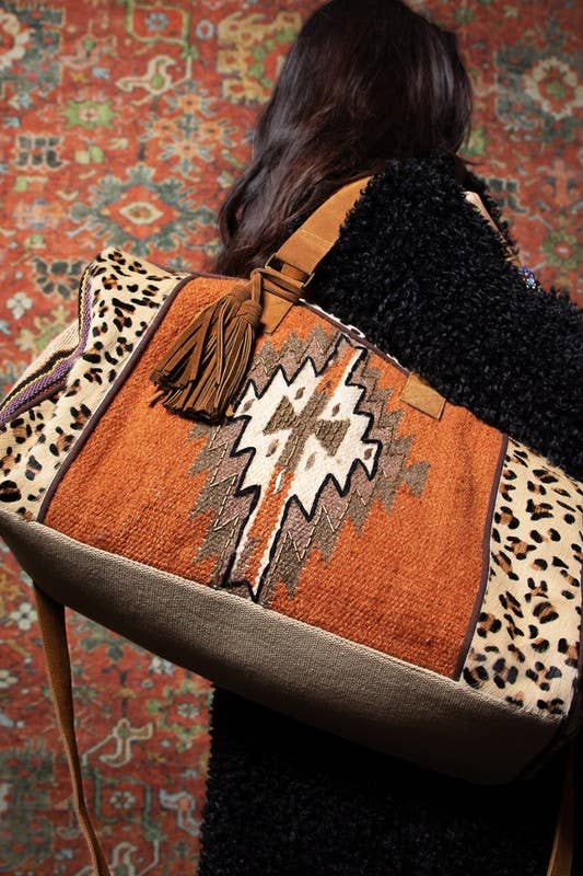 HAKUNA MATATA Bolso fin de semana Hakuna Matata con motivo étnico tejido a mano de venta al por mayor en Faire10