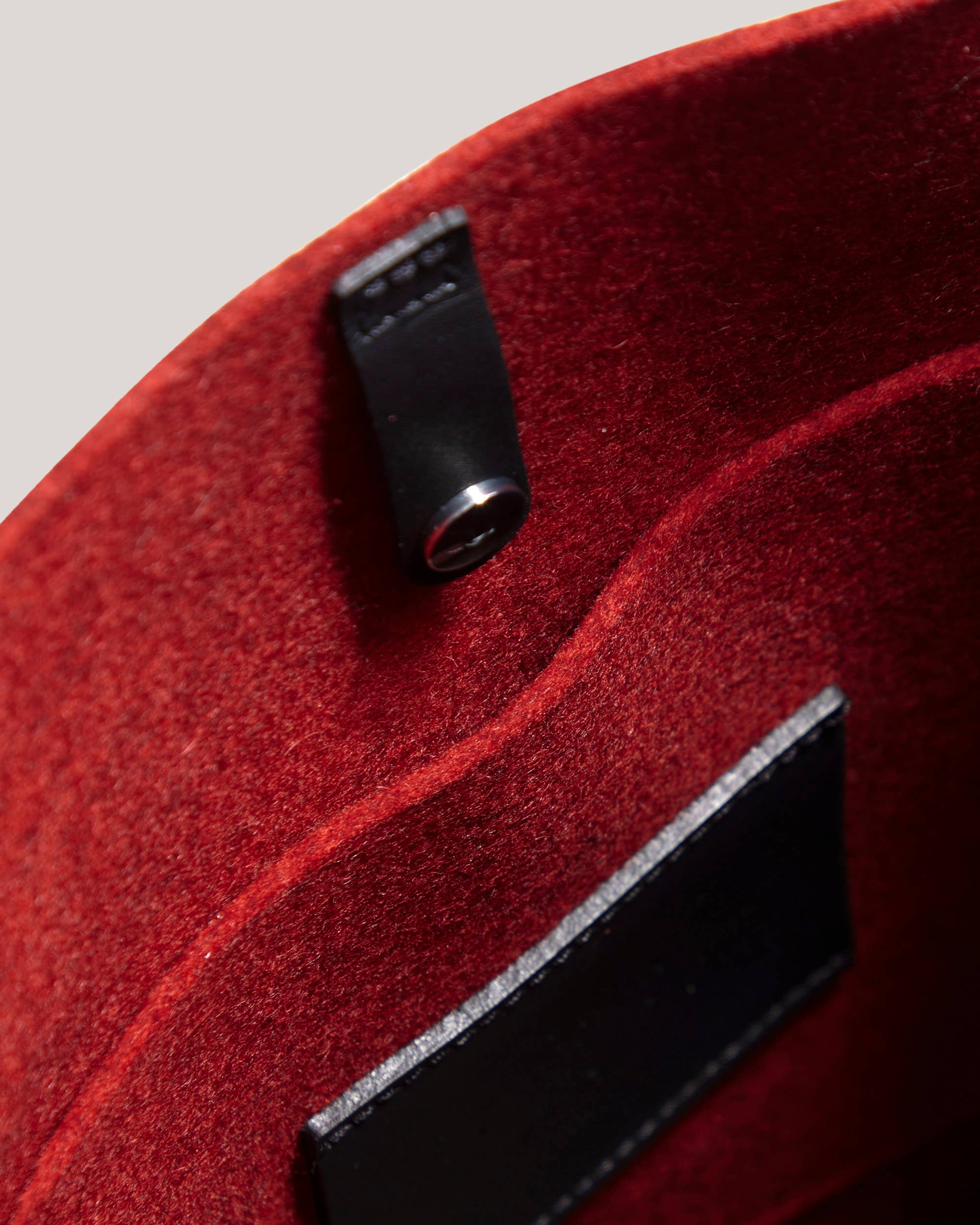 Graf Lantz - Vendita all'ingrosso Borsa tote - Donna - Borsa a Barca in Lana Merino Hana - Ciliegia Nera2