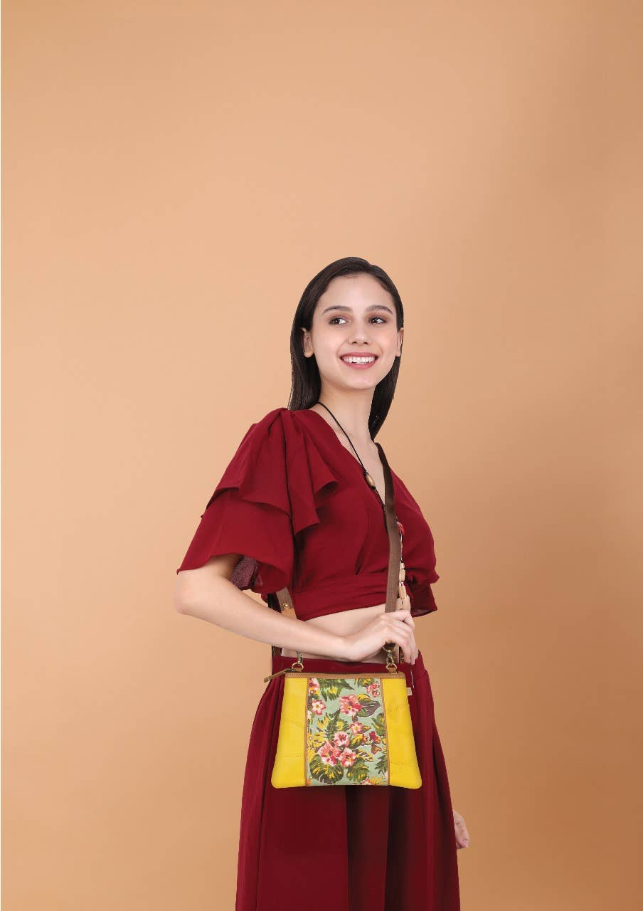 Vaan & Co. - Wholesale Crossbody Bag - Women's - Noa Angled Crossbody Bag - Summer Jungle
0