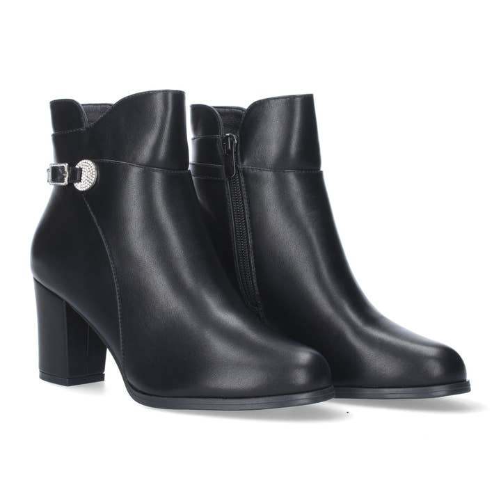 Black ankle boots with stud detail for wholesale by Brideluxe Mayorista