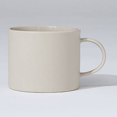Tasse simple Chalk White pour la vente par Marmoset Found