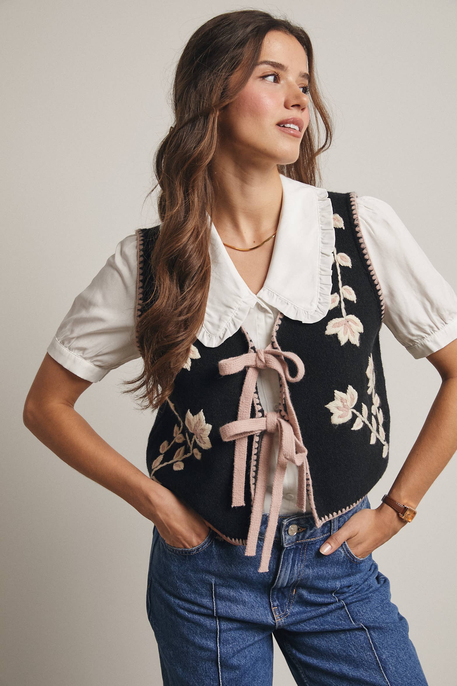 Forte - Wholesale Vest - Dames - Gebreid Vest met Bloemenprint en Striksluiting FSW00064