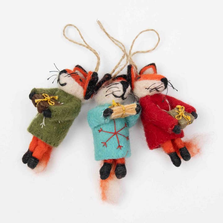 Ornamento - Raposa com Caixa por atacado de The Winding Road