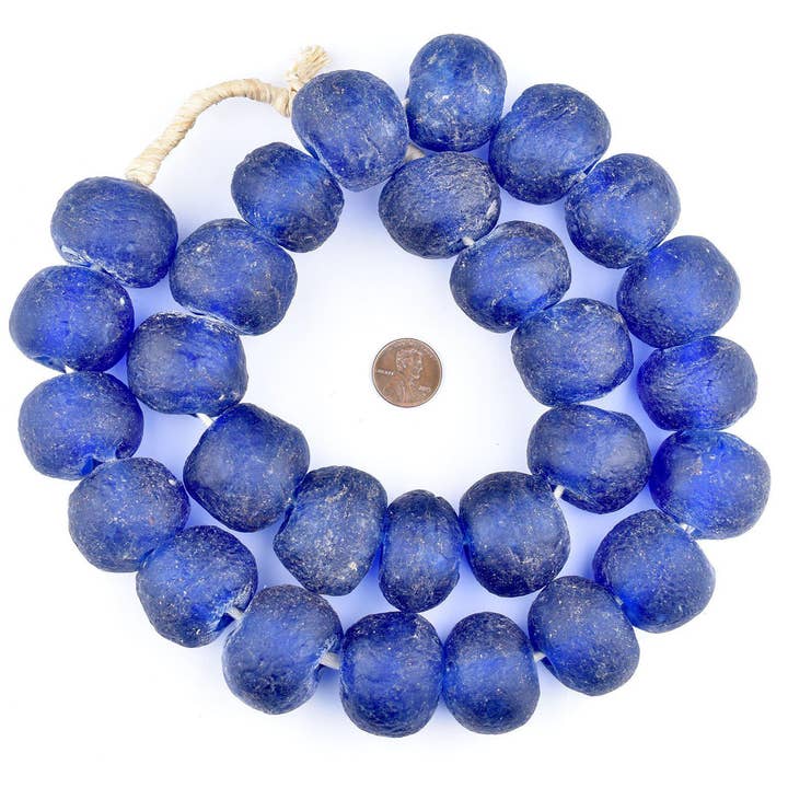 Perles en verre recyclé super jumbo bleu 34 mm pour la vente par The Bead Chest