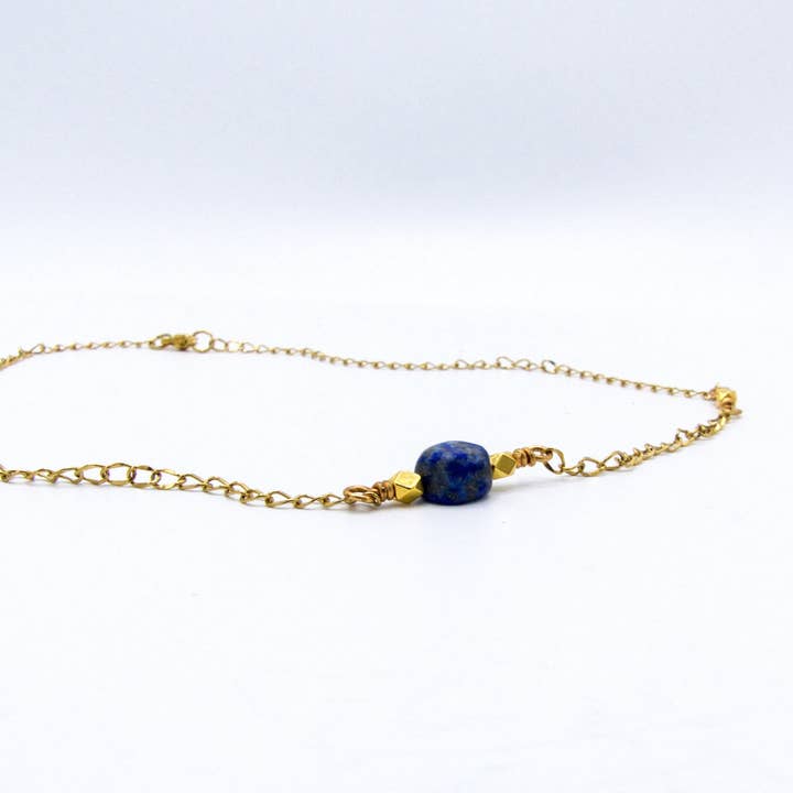 Collier en lapis-lazuli et acier inoxydable, Miranda pour la vente par FolieSucree