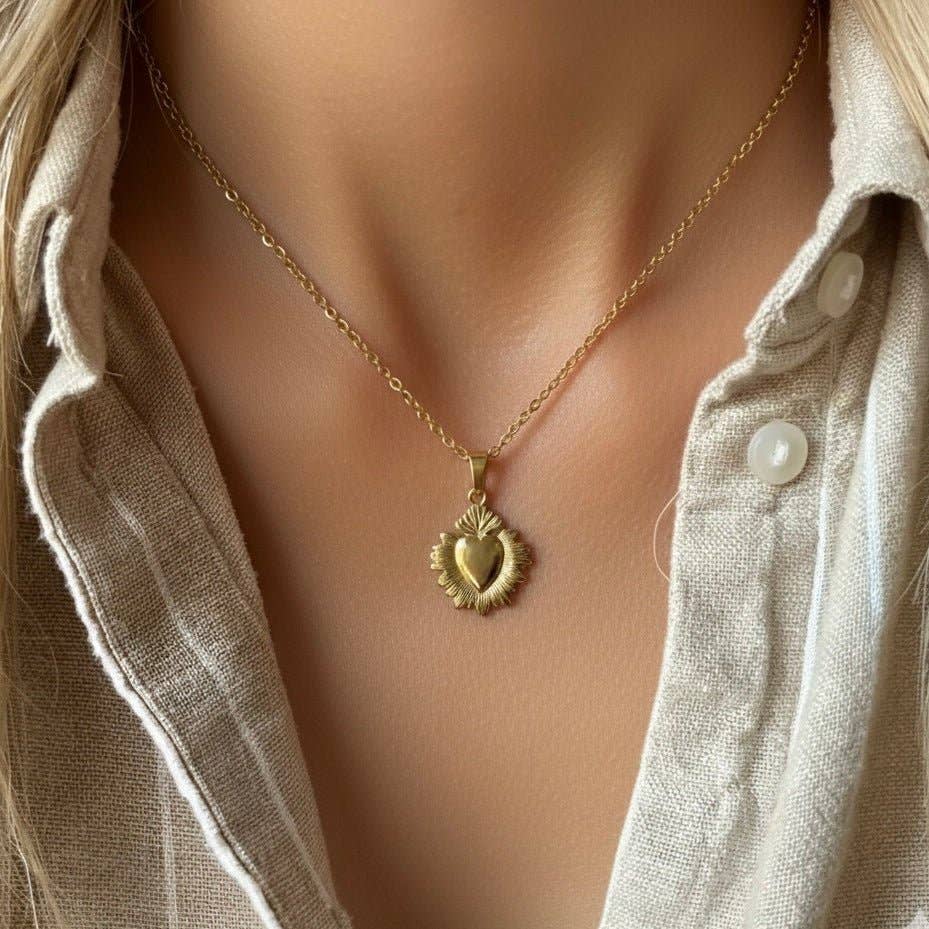 DUESTELLE ITALIA - Wholesale Pendant/Charm Necklace - Sacred Grace - Necklace with gold sacred heart1