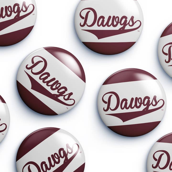 Mississippi State Dawgs Script-knap for engroshandel hos Cute As A Button