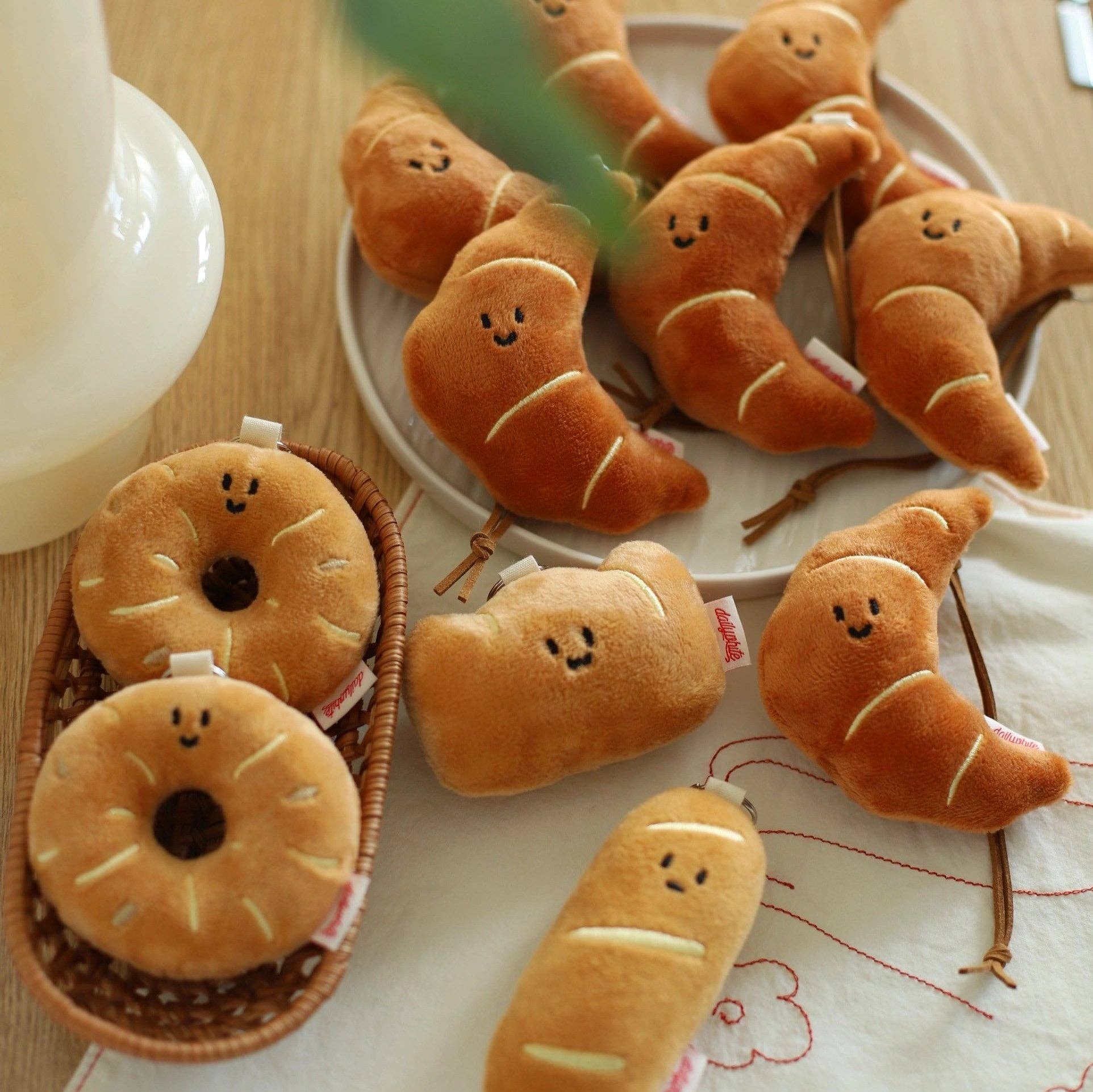 Hello Claws Limited - Wholesale Stuffed/Plush Toy - Kids & Baby - Daily White |  Bakery Bag Charm11