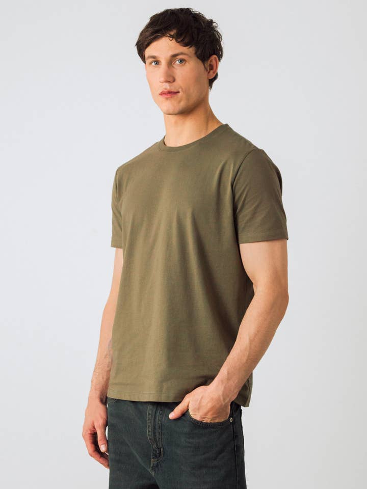 T-shirt Men for wholesale by Honest Basics