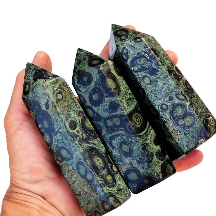 Kambaba Jasper Point Krystal (150g - 560g) for engroshandel hos Kaia & Crystals