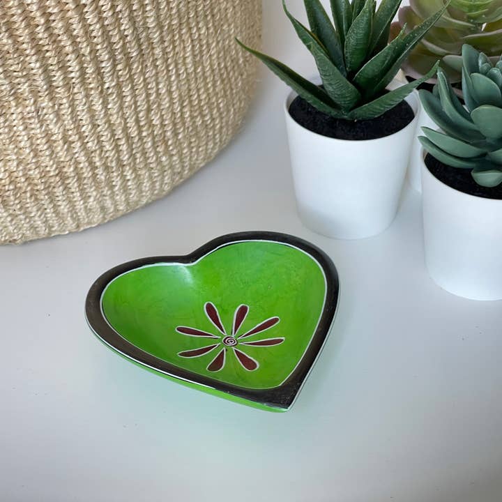 Global Crafts - Wholesale Decorative plate/dish/bowl - Single Soapstone Heart Bowls - Small 3.5-inch - Tribal Designs1