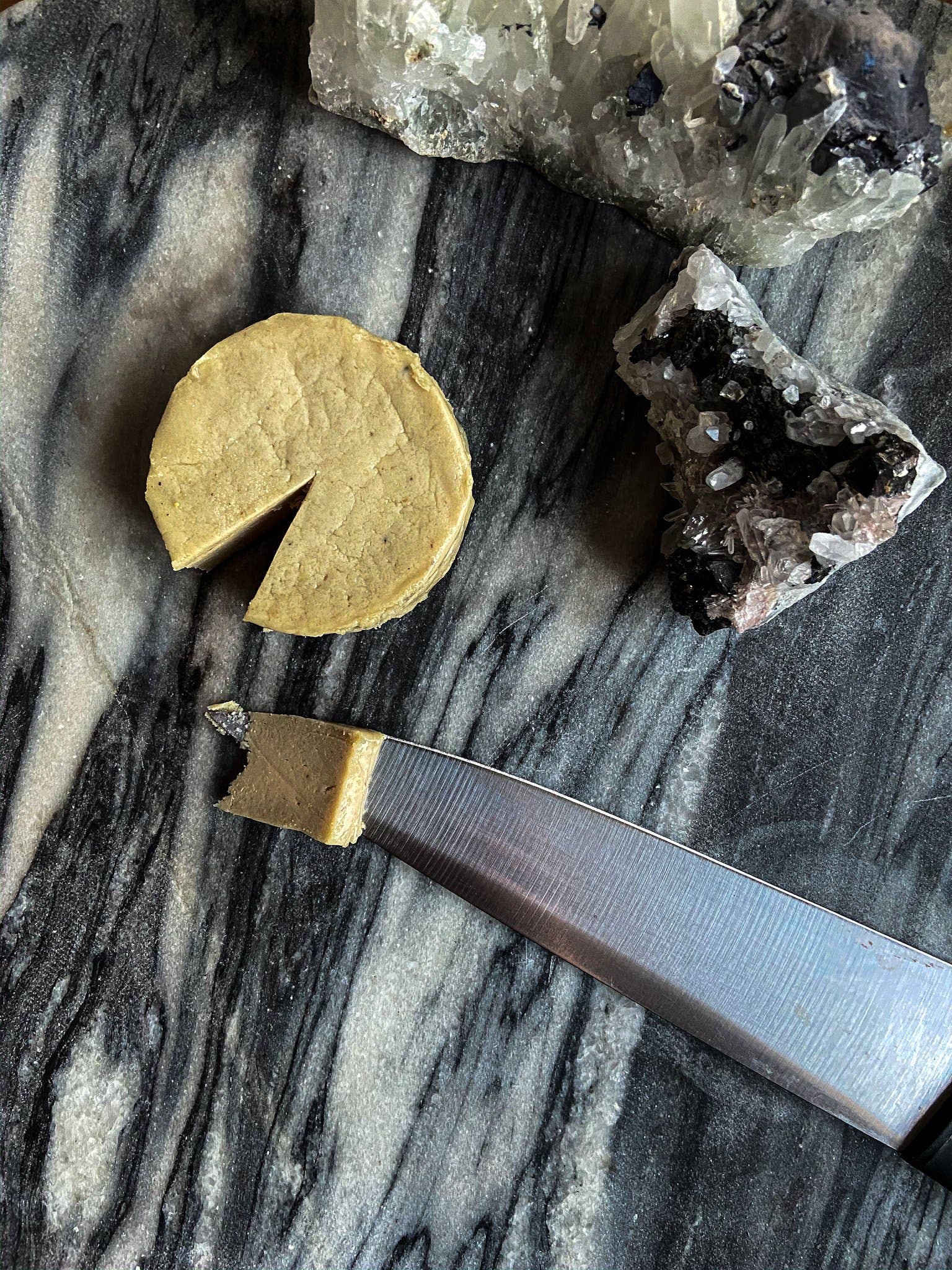 CHEESE THE QUEEN - Wholesale Cheese - Classic 'Cheese the Queen' Aged Cashew Delicacy1