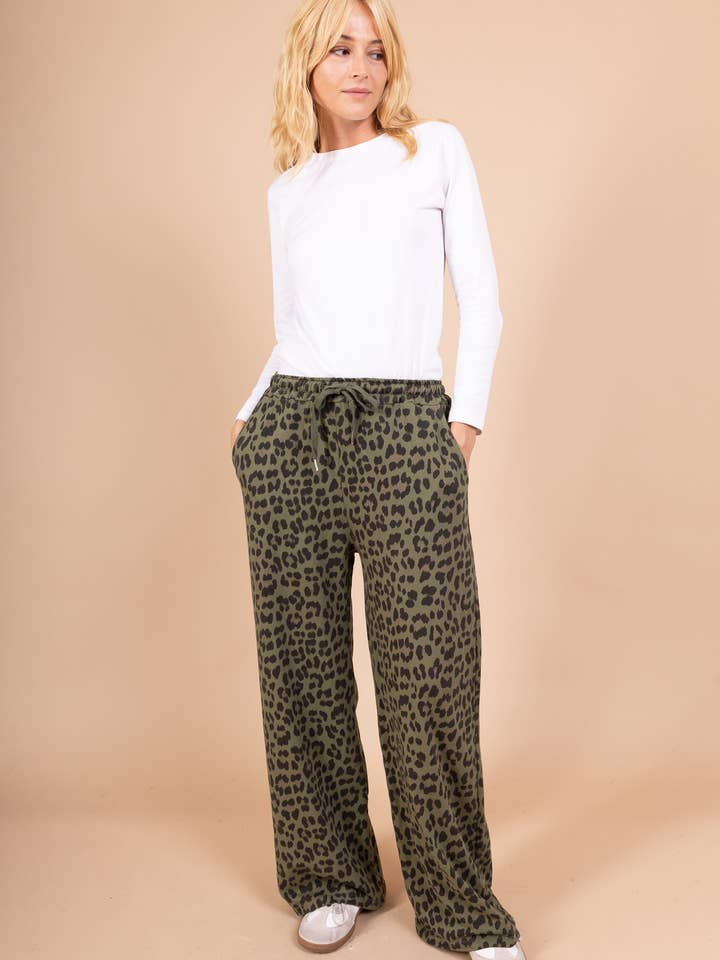 Pépouz' Paris - Wholesale Pants - Women's - Fluid and comfortable leopard print pants PPN25619