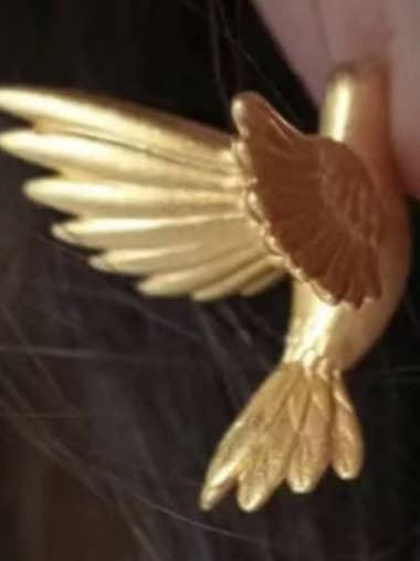 Goldene Garcinia Japonica Damen-Ohrstecker SKAJ4151 für den Großhandel von Sweetkama