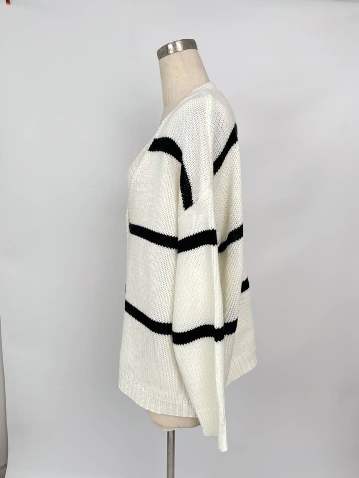 WHITE Striped V-neck sleeved chunky knitted cardigan for wholesale on Faire8