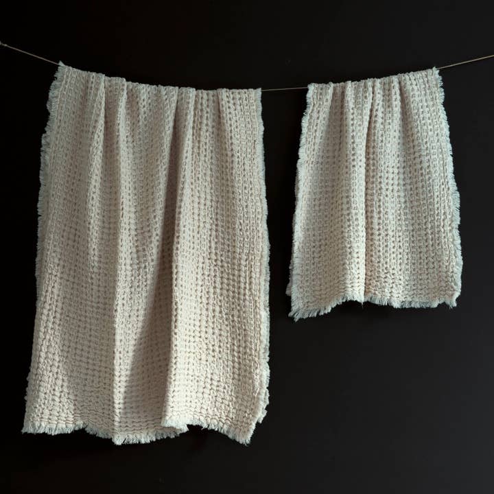 Waffle cotton cement bath towel for wholesale by Maison d'été