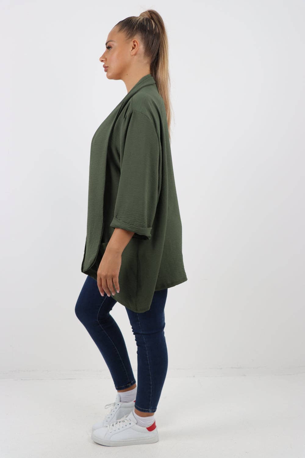 Miss Bold - Venta al por mayor Chaqueta - Mujer - Chaqueta ligera italiana con manga 3/4 y frente abierto22