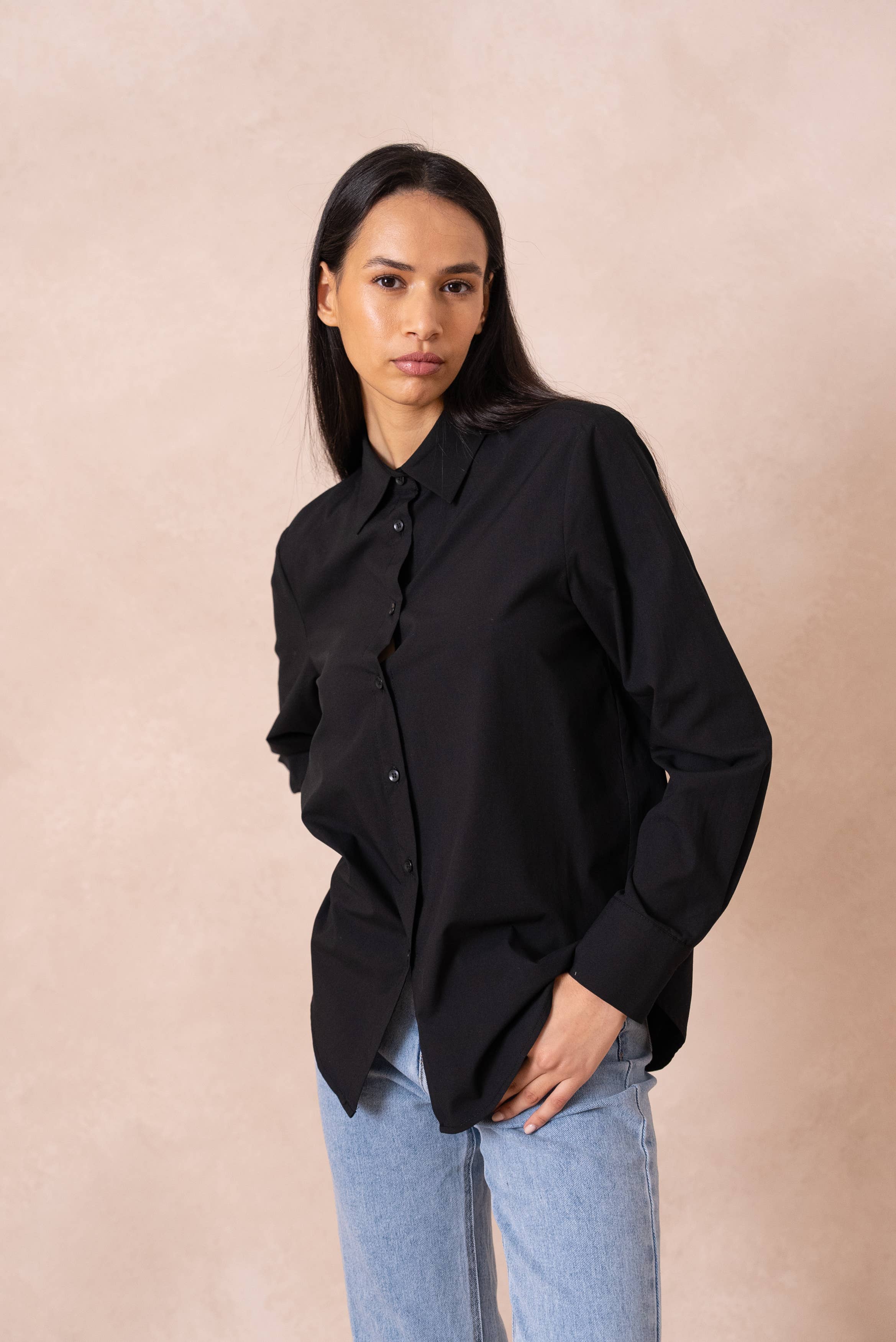 Attentif Paris - Wholesale Button Down Shirt - Women's - Plain cotton shirt with lapel collar16