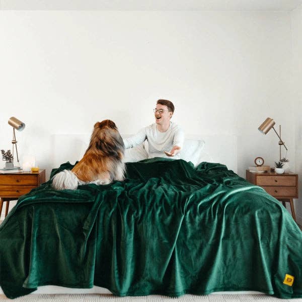 Big Blanket Co - Wholesale Throw Blanket - Original Stretch™ Blanket8