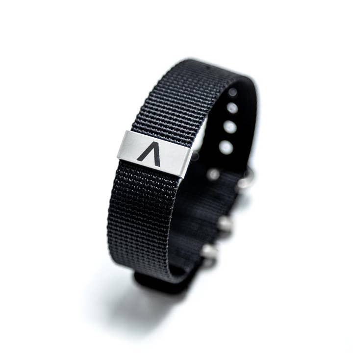 Bracelet Varsity Nylon Noir pour la vente par Radtagz