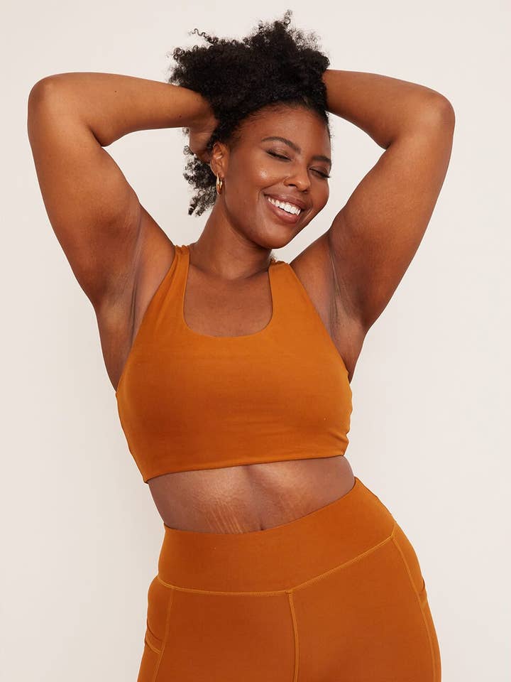 Haut de Yoga Curcuma pour la vente par Wolven